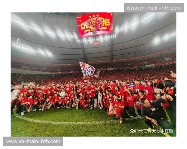 巅峰巨震！当海港红碰撞横滨蓝：亚冠精英赛场的灵魂博弈与史诗远征